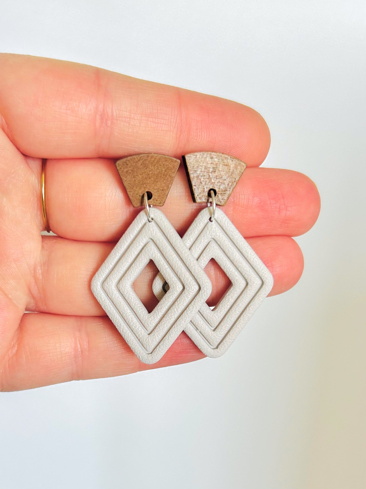 The Jill - Textured Embossed Diamond with Wood Topper