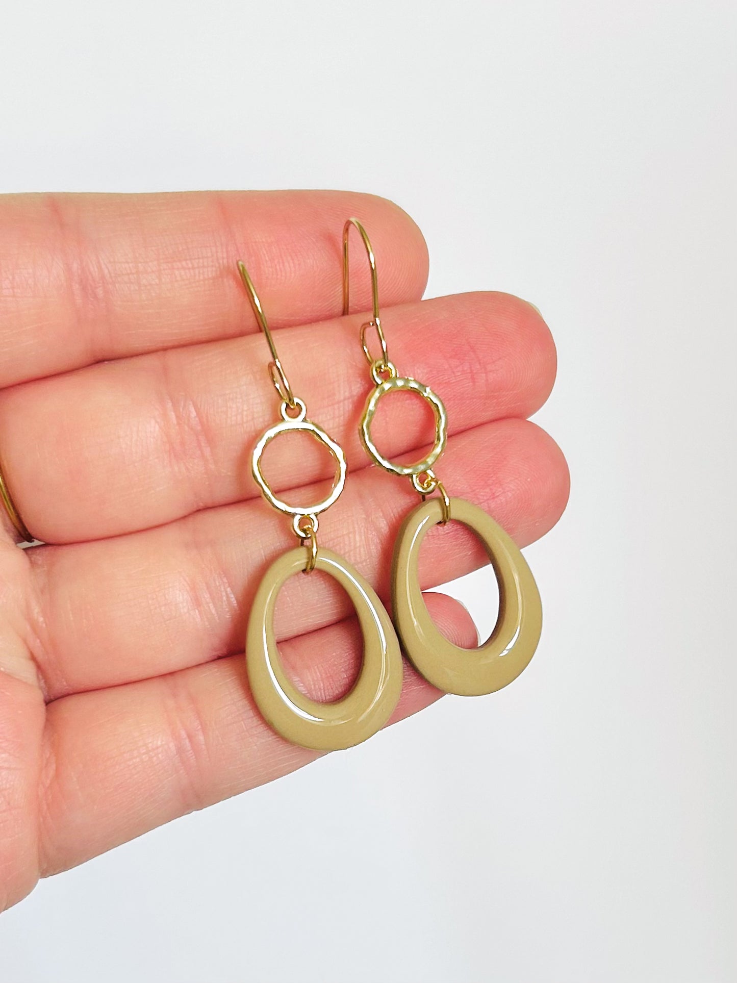 The Dylan - 18k Gold Minimalist Oval Dangle Earrings
