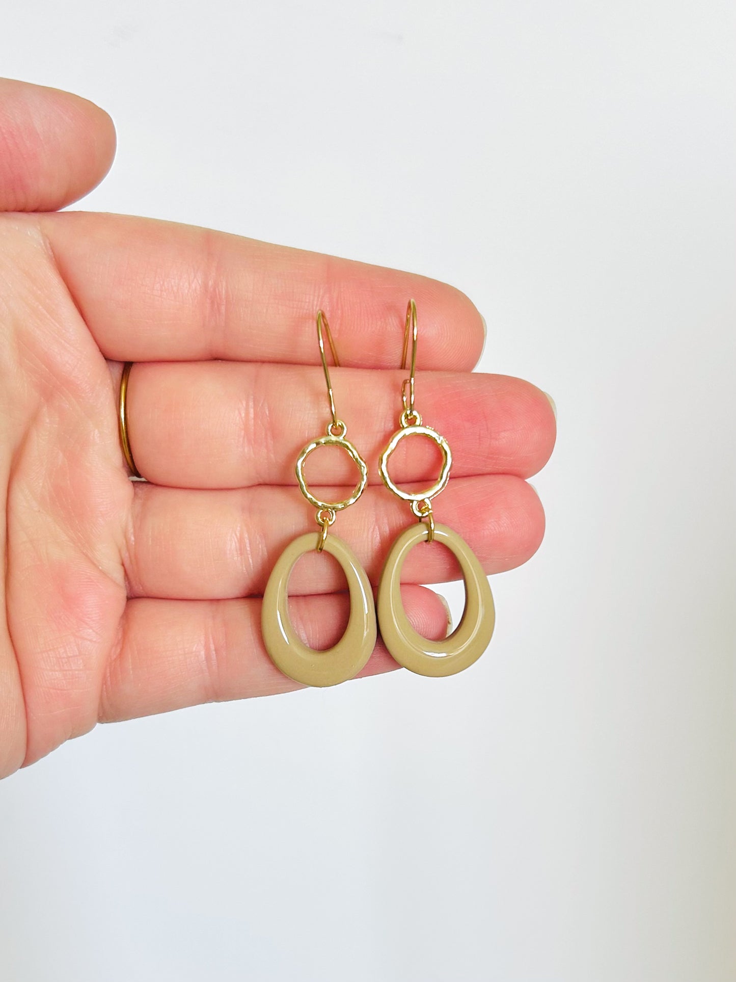 The Dylan - 18k Gold Minimalist Oval Dangle Earrings